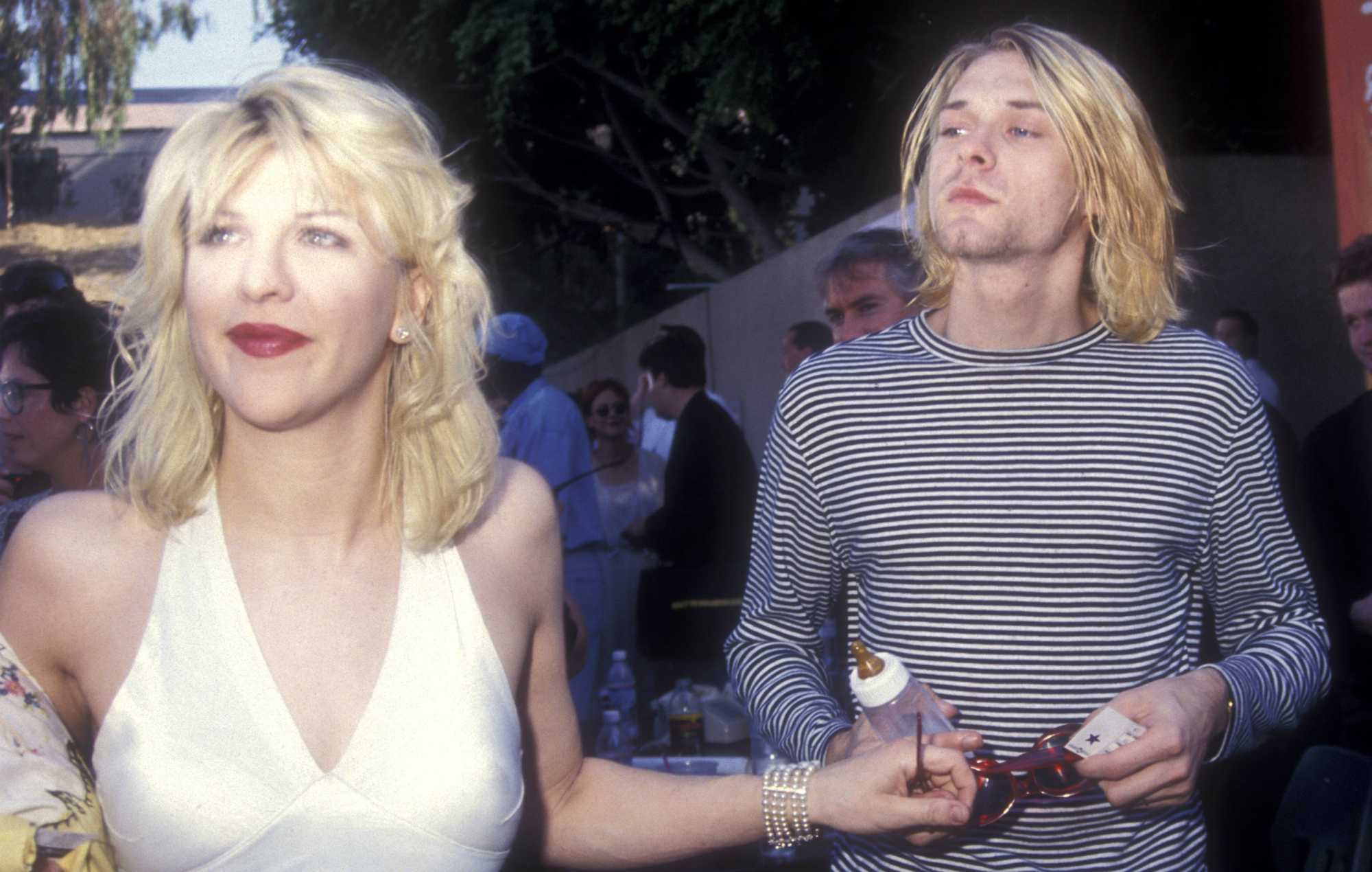 Кортни
       
            лав
      
              / 
            courtney love